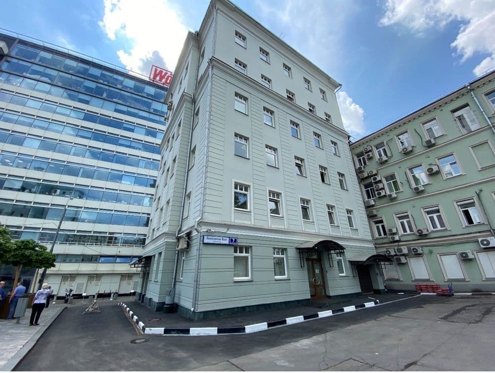 Административное здание на Земляном Валу